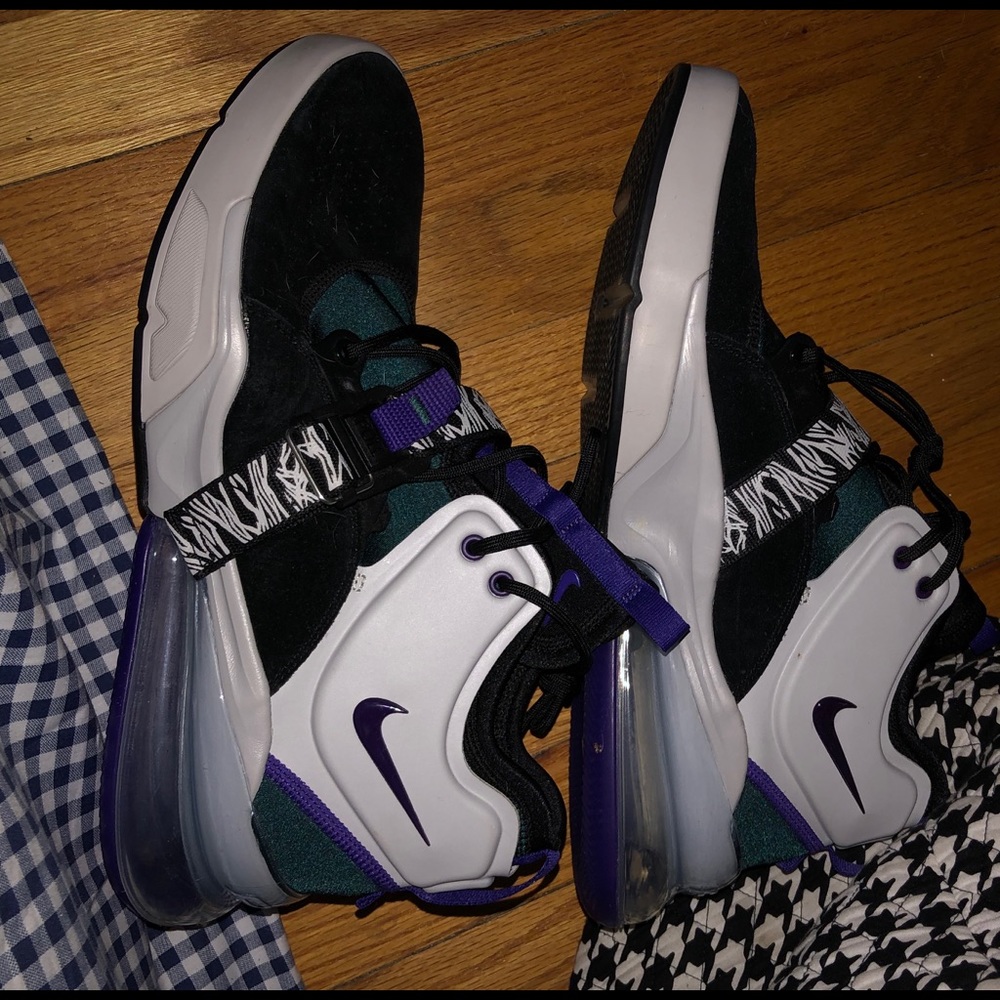 Nike Air Force 270 Carnivore